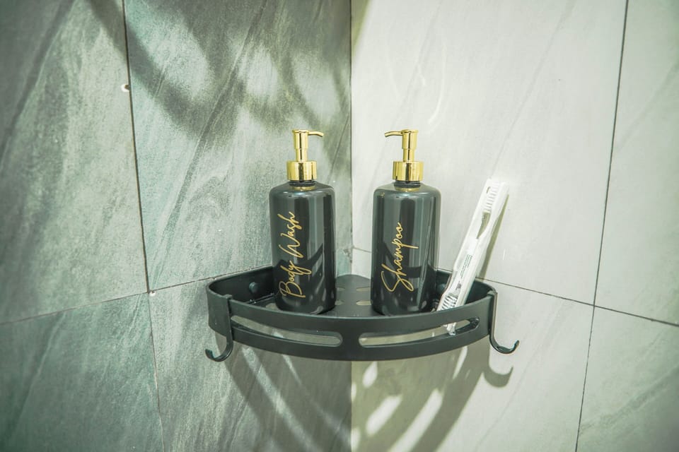 Deluxe Double Room, Balcony | Bathroom amenities | Shower, bidet, towels, soap