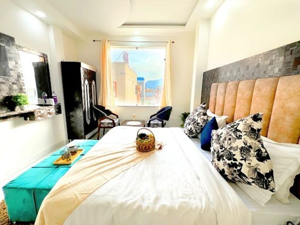 King with City View Room | Free WiFi