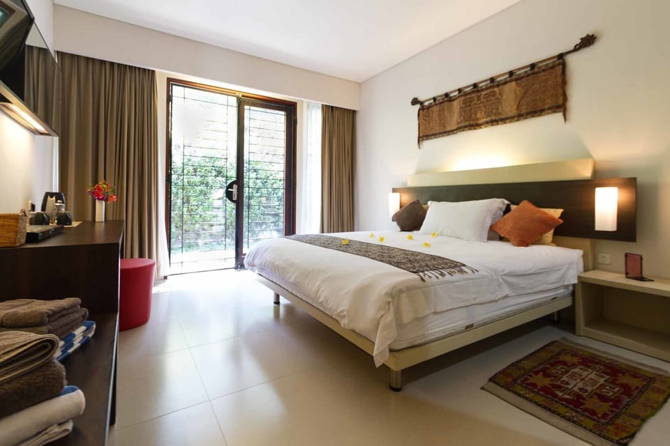 Deluxe Double Room, Garden View | Premium bedding, minibar, desk, laptop workspace