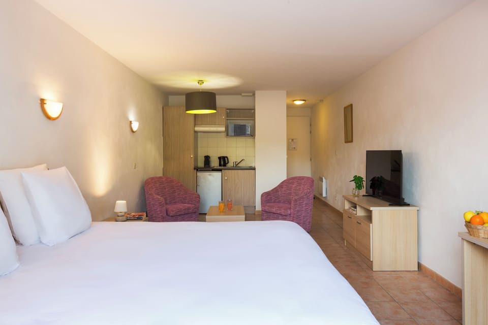 In-room safe, free WiFi