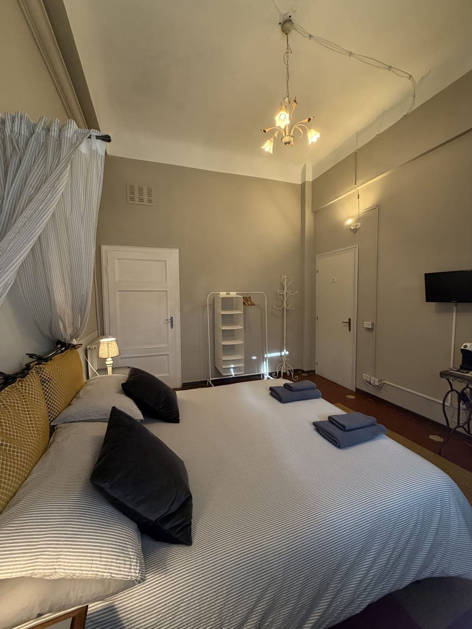 Standard Room | Iron/ironing board, WiFi (free)
