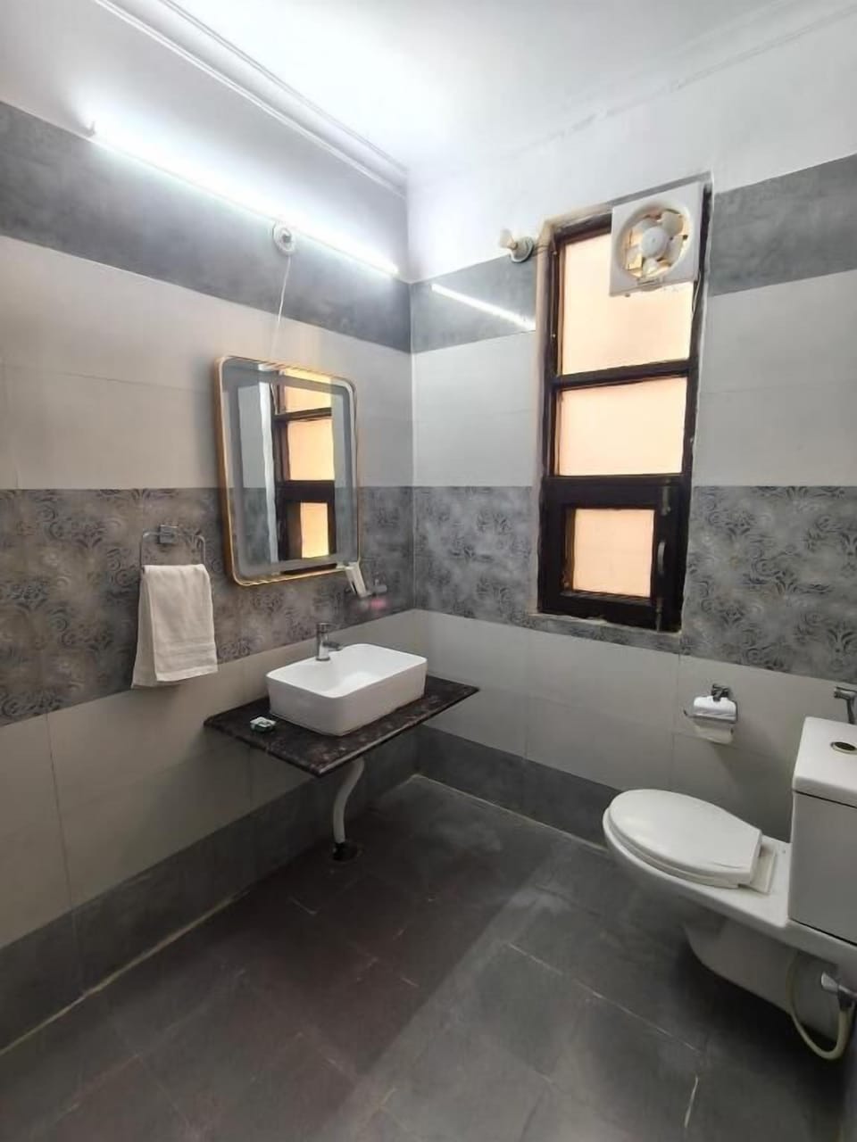 Deluxe Double Room, Balcony | Bathroom