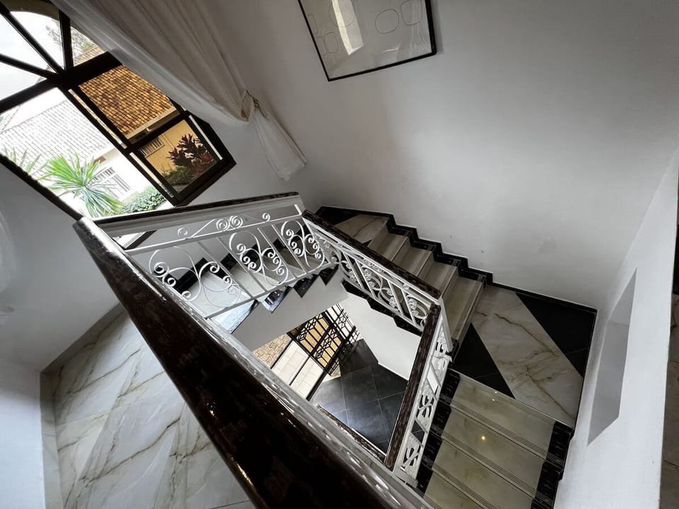 Deluxe Apartment, Balcony, Lake View | Interior
