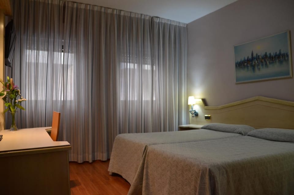 Minibar, cribs/infant beds, free WiFi