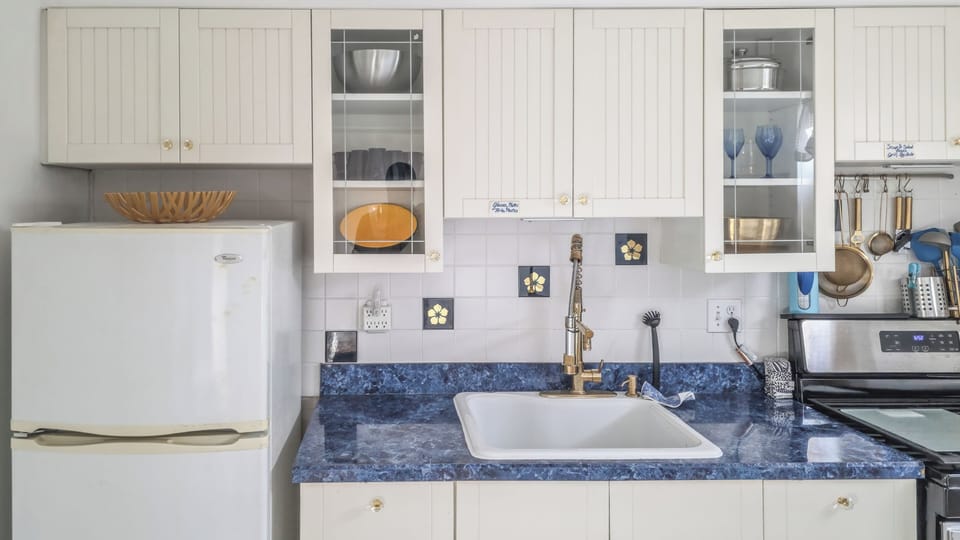 House, 2 Bedrooms | Private kitchen