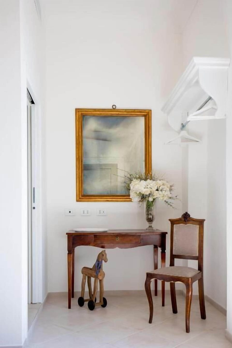 Deluxe Double Room, Balcony | Interior