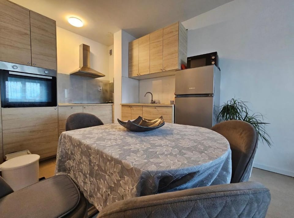 Apartment (Apartman FITT) | Dining room