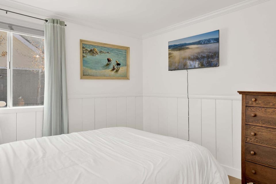 Cabin, Multiple Beds, Mountain View (2590) | 3 bedrooms, individually decorated, individually furnished, bed sheets