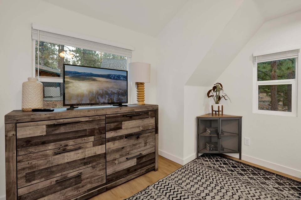 Cabin, Multiple Beds, Mountain View (2593) | Interior