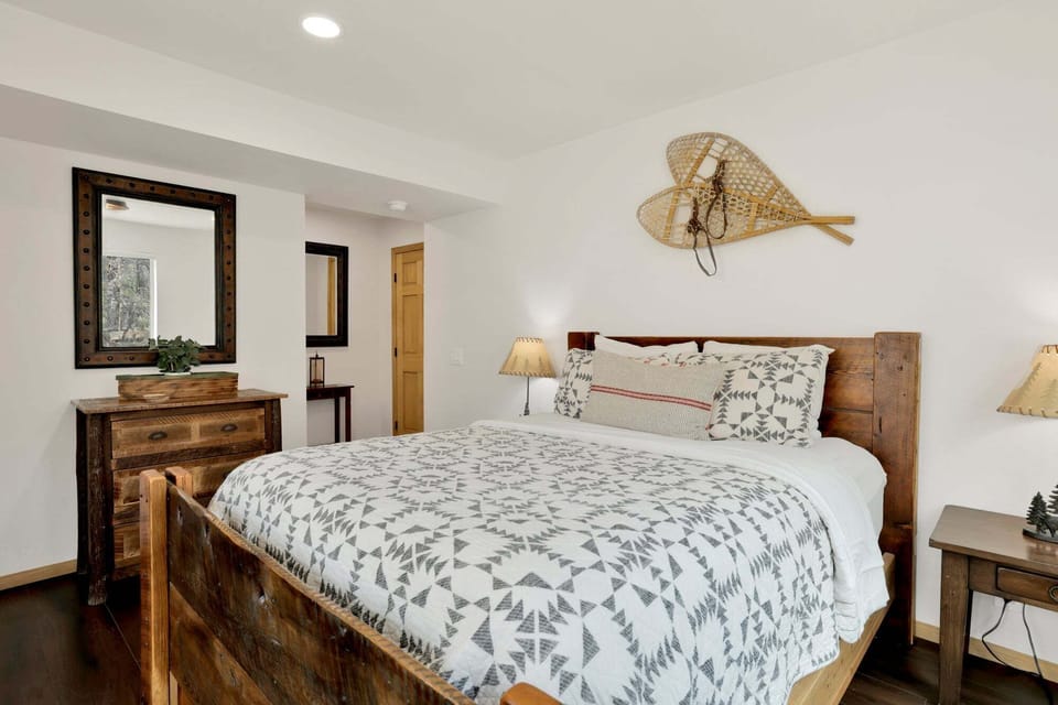 Cabin, Multiple Beds, Mountain View (2606) | 5 bedrooms, individually decorated, individually furnished, bed sheets