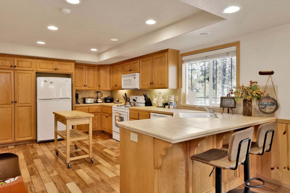 Cabin, Multiple Beds, Mountain View (2618) | Private kitchen