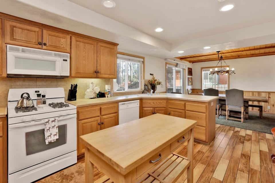 Cabin, Multiple Beds, Mountain View (2620) | Private kitchen