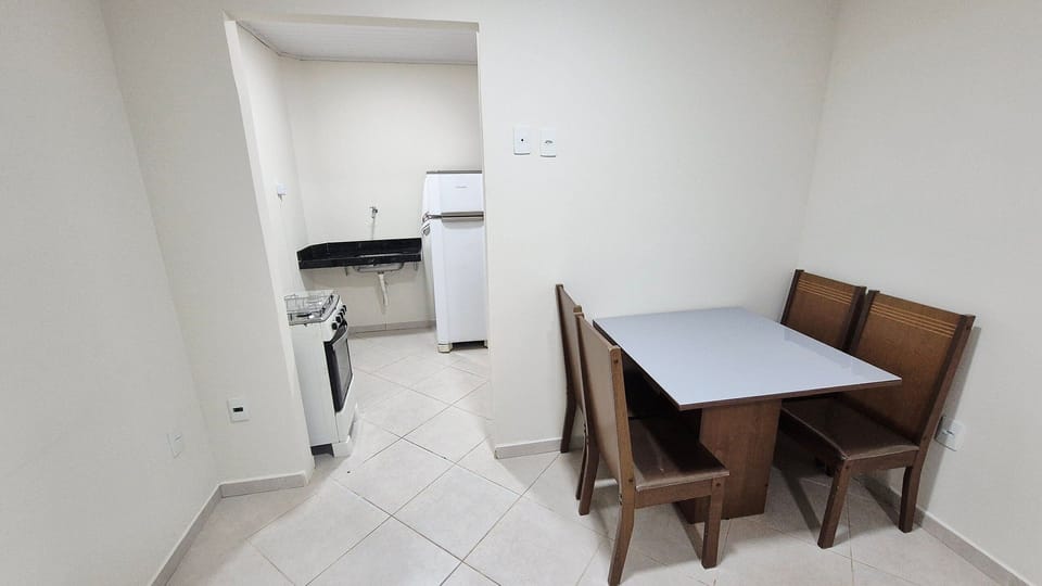 Basic Apartment | Dining