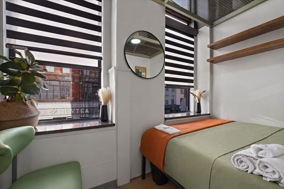 Full Nest Plus (Open Ceiling) | Laptop workspace, soundproofing, free WiFi, bed sheets