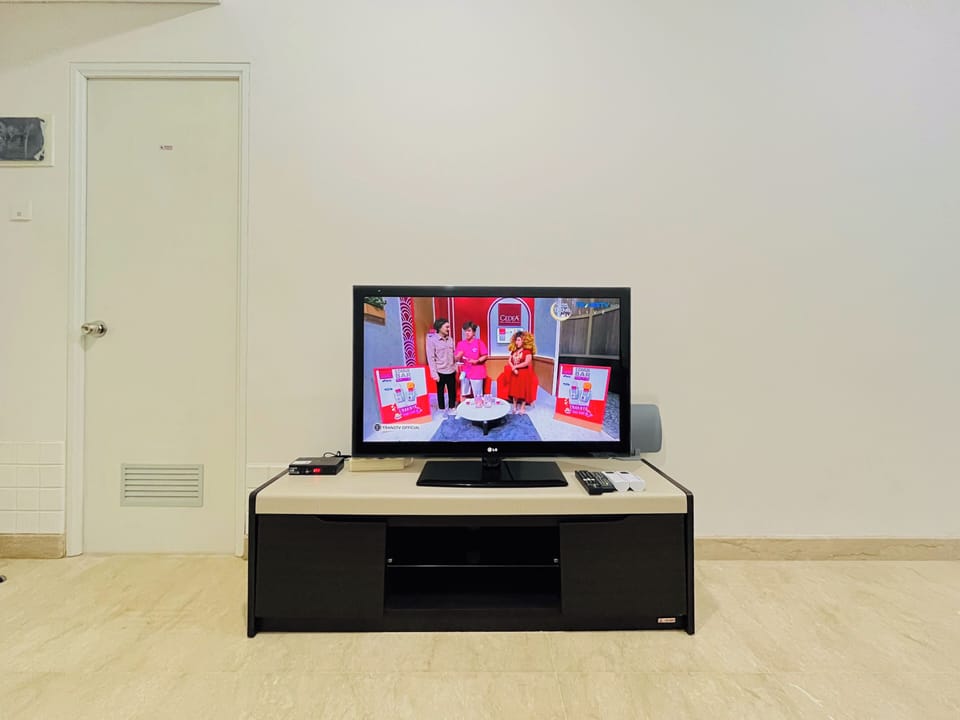 Standard Apartment | Television