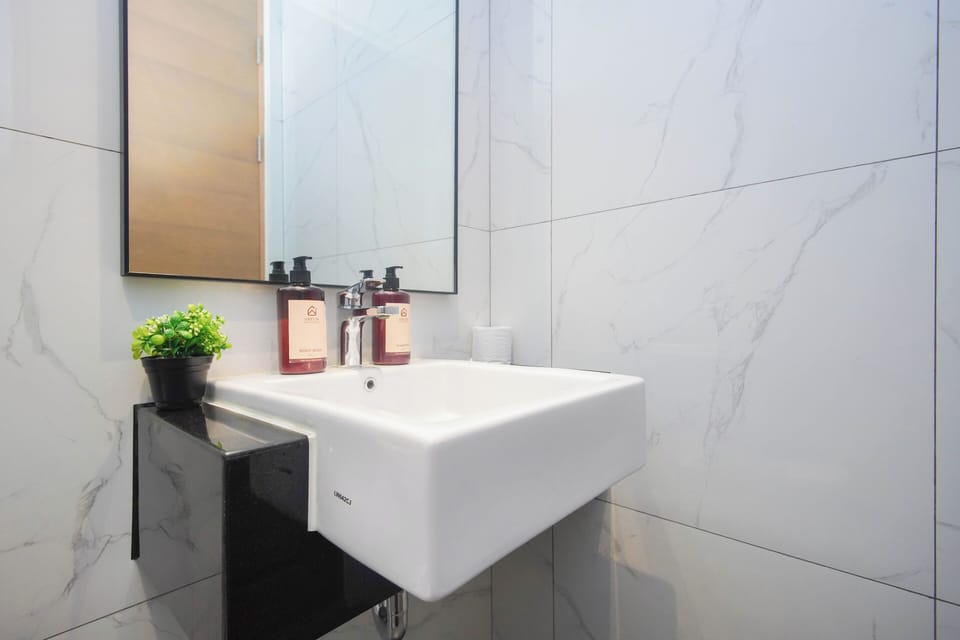 Calm And Restful 1Br At Ciputra World 2 Apartment Apartment in South Jakarta City
