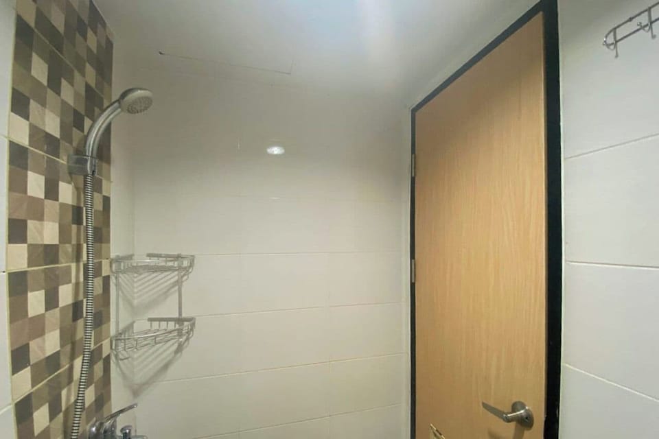 Standard Apartment | Bathroom