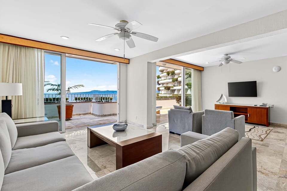 Apartment, Multiple Beds, Pool Access, Ocean View (Grand Miramar A501) | Living area