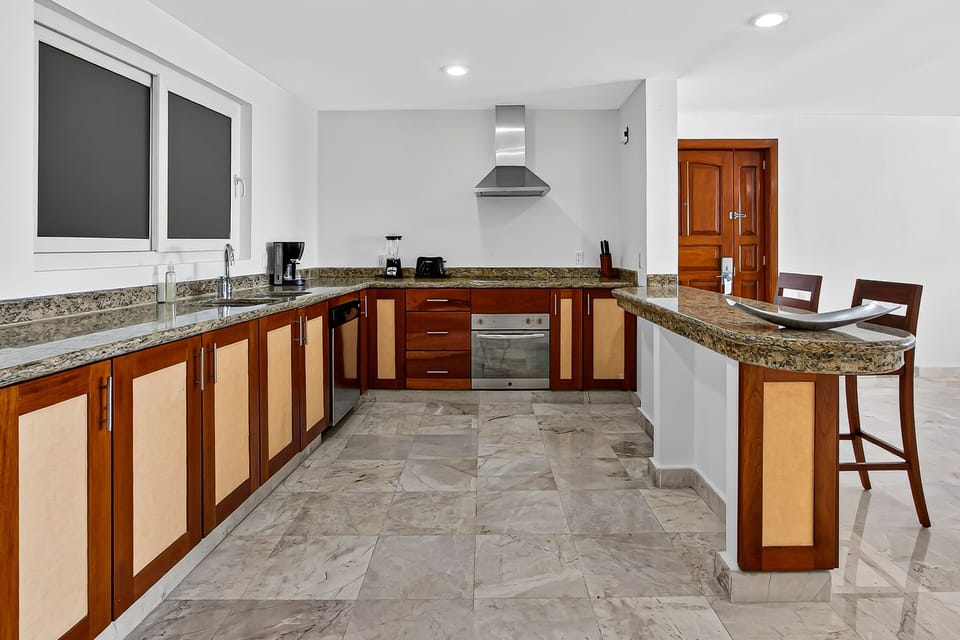 Apartment, Multiple Beds, Pool Access, Ocean View (Grand Miramar A501) | Private kitchen
