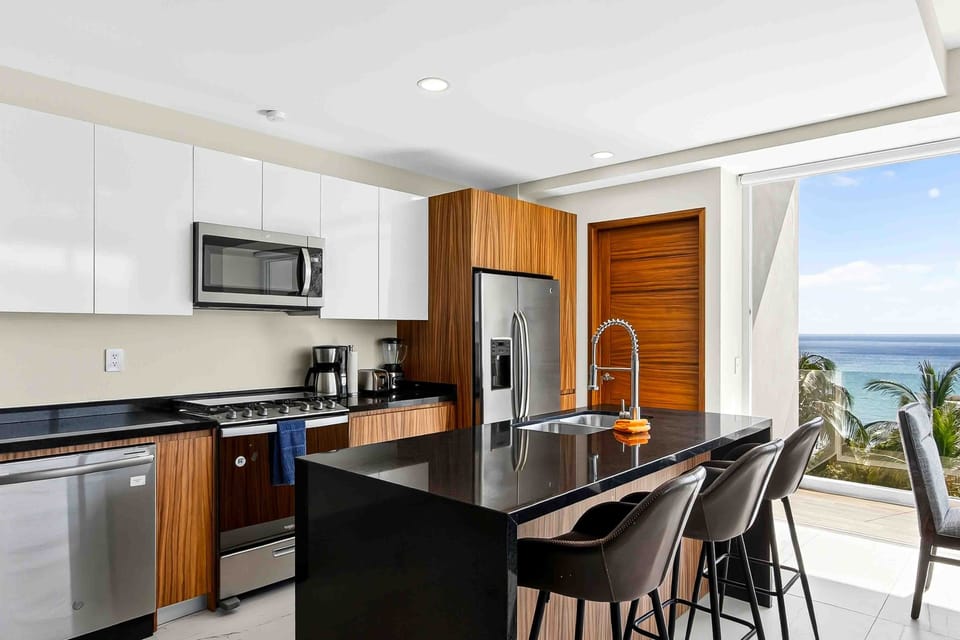 Condo, Multiple Beds, Balcony, Ocean View (Blue Wave Hideaway Quinta BanderasBay) | Private kitchen