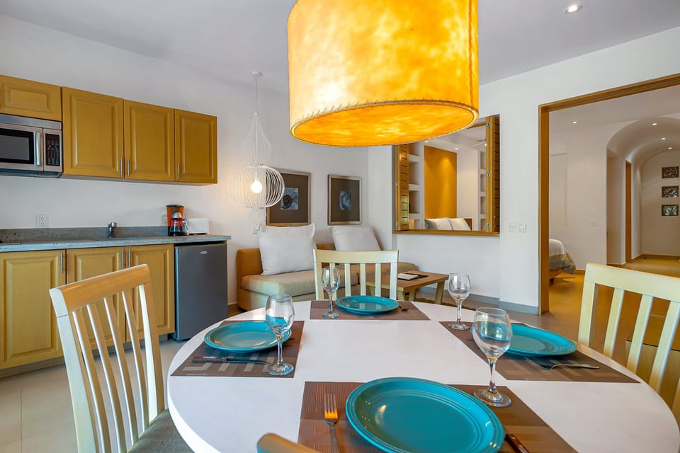 Studio Suite, 1 King Bed, Pool Access, Pool View (Condominios Taheima # 2110A) | Individually decorated, individually furnished, bed sheets