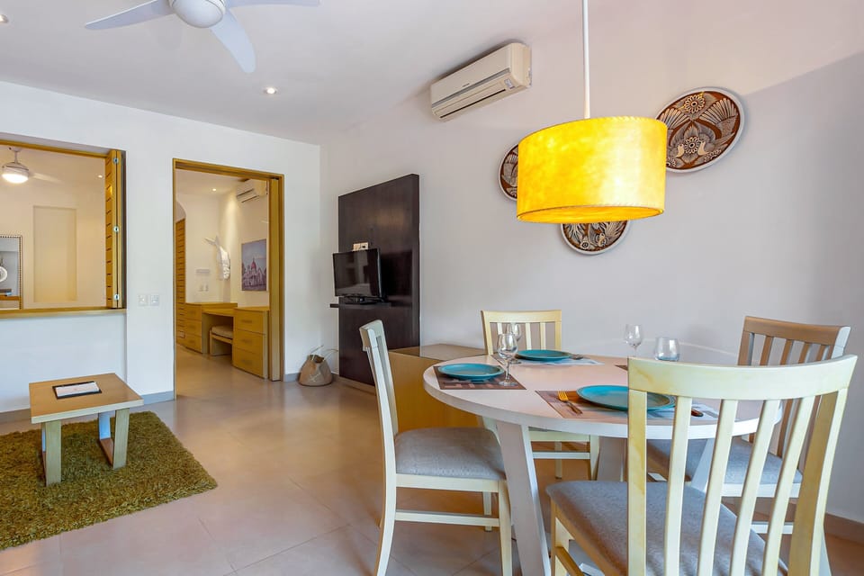 Studio Suite, 1 King Bed, Pool Access, Pool View (Condominios Taheima # 2110A) | Individually decorated, individually furnished, bed sheets