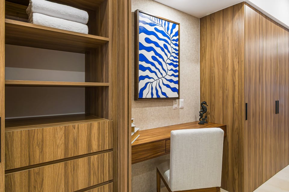Condo, 1 King Bed with Sofa bed, Pool Access, Ocean View (Velvet Tide at Harbor 171 Torre Norte) | Interior