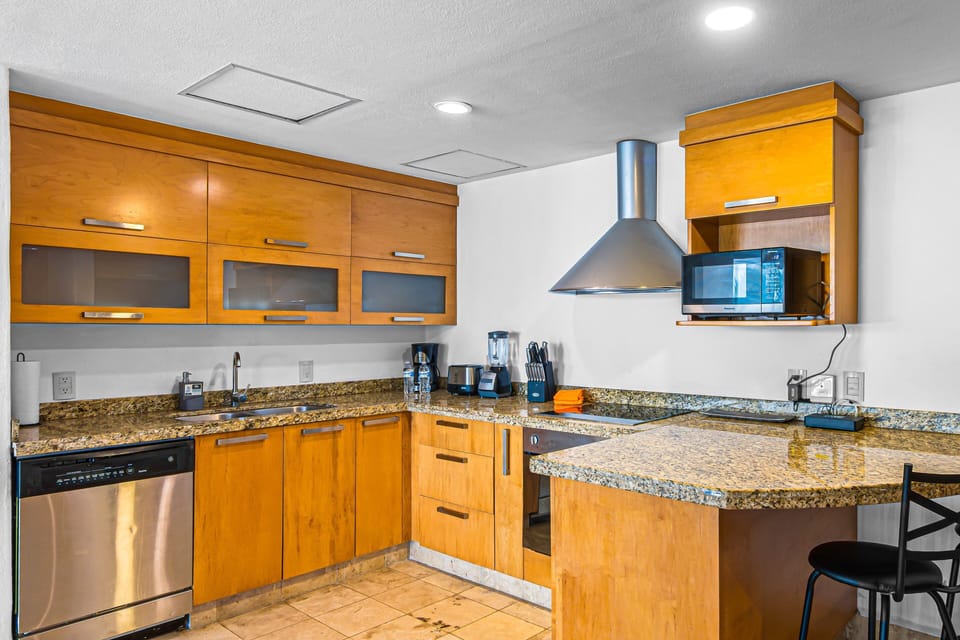 Condo, Multiple Beds, Pool Access, Pool View (Nitta Condo 303) | Private kitchen