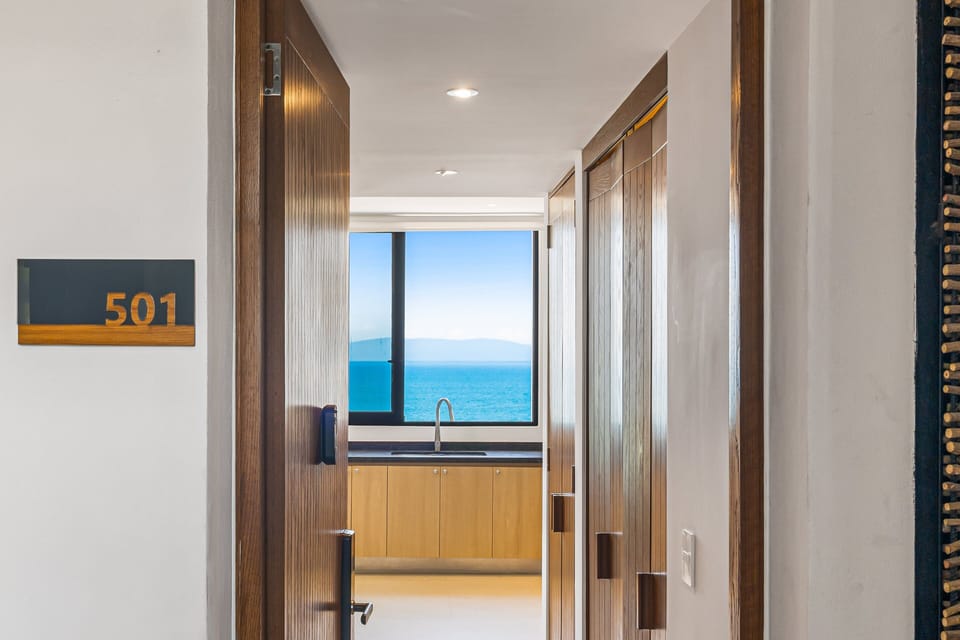 Condo, 1 King Bed with Sofa bed, Patio, Ocean View (Golden Tide at Makare) | Interior