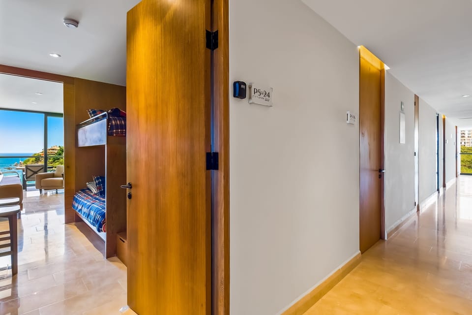 House, Multiple Beds, Balcony, Ocean View (Casa Vida - Zantamar Loft) | Interior