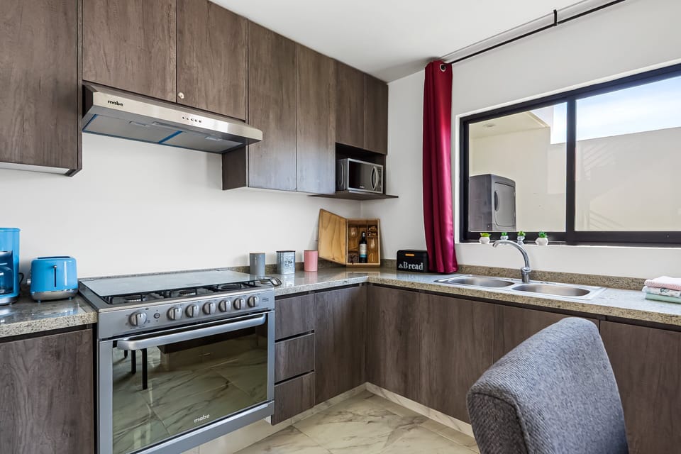 House, Multiple Beds, Balcony, Pool View (Porto Residencial, Unit 10) | Private kitchen