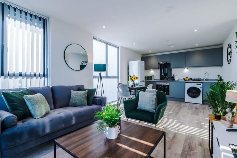 House | 2 bedrooms, desk