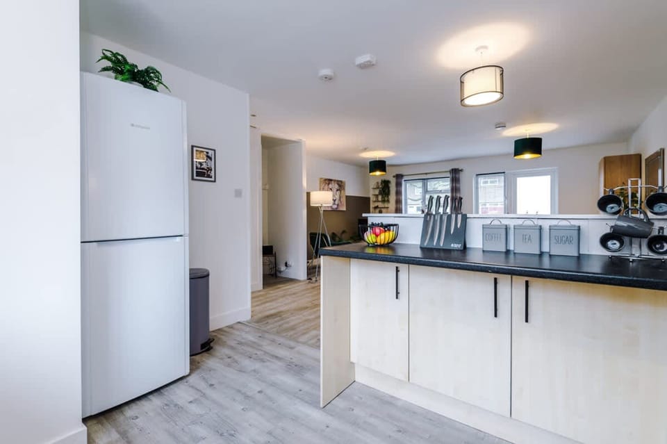 House | 3 bedrooms, desk