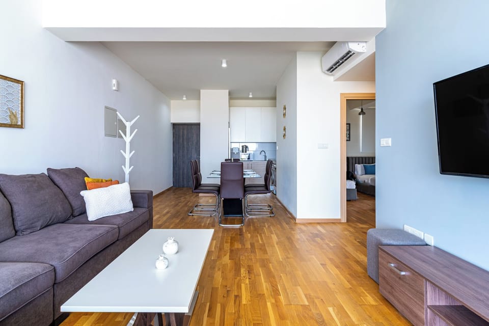 Apartment, 2 Bedrooms, Kitchen, City View | Living area