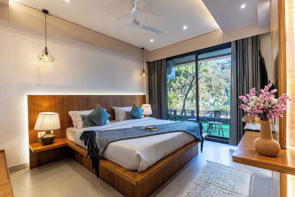 Superior Apartment | Desk, laptop workspace, iron/ironing board, free WiFi