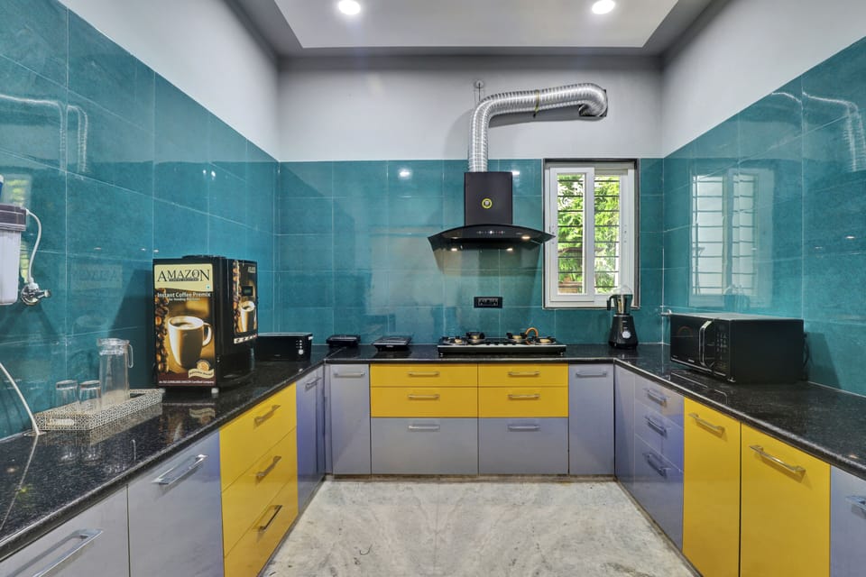 Deluxe Villa, Garden View | Private kitchen | Toaster