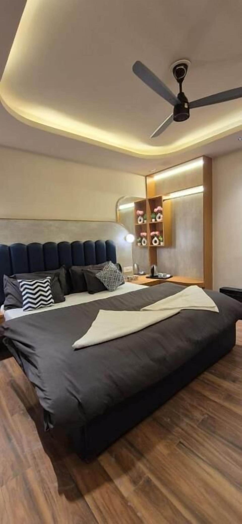 Deluxe Double Room, Mountain View | Blackout drapes, iron/ironing board, free WiFi