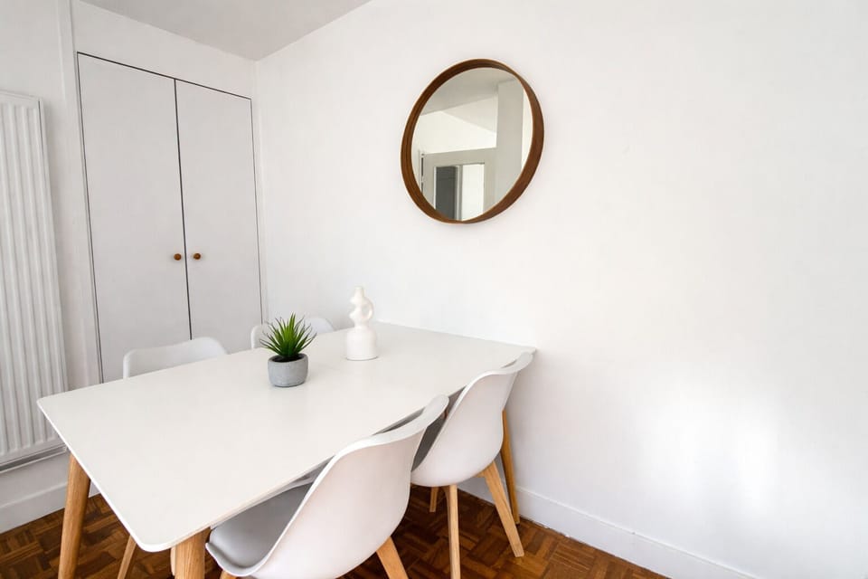 Apartment | Dining