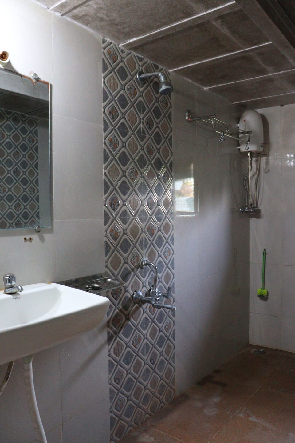 House | Bathroom | Towels, soap, shampoo, toilet paper
