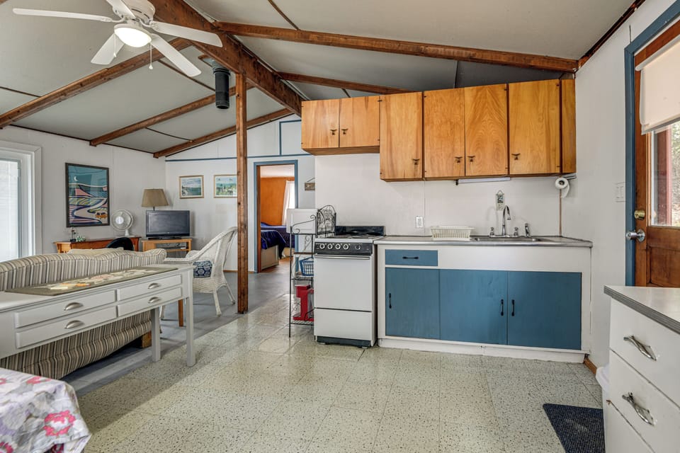 House (2 Bedrooms) | Interior