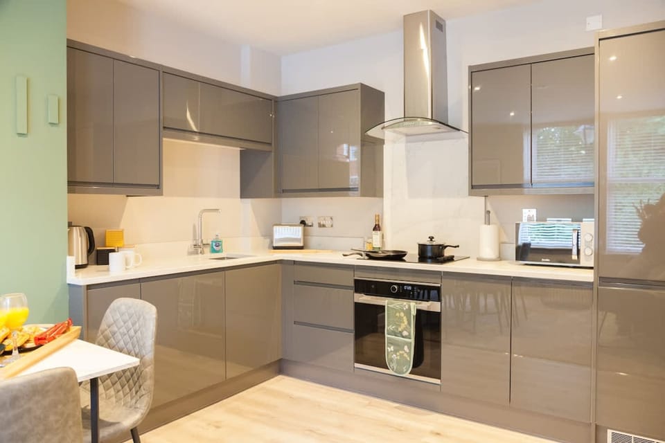 House | 2 bedrooms, desk