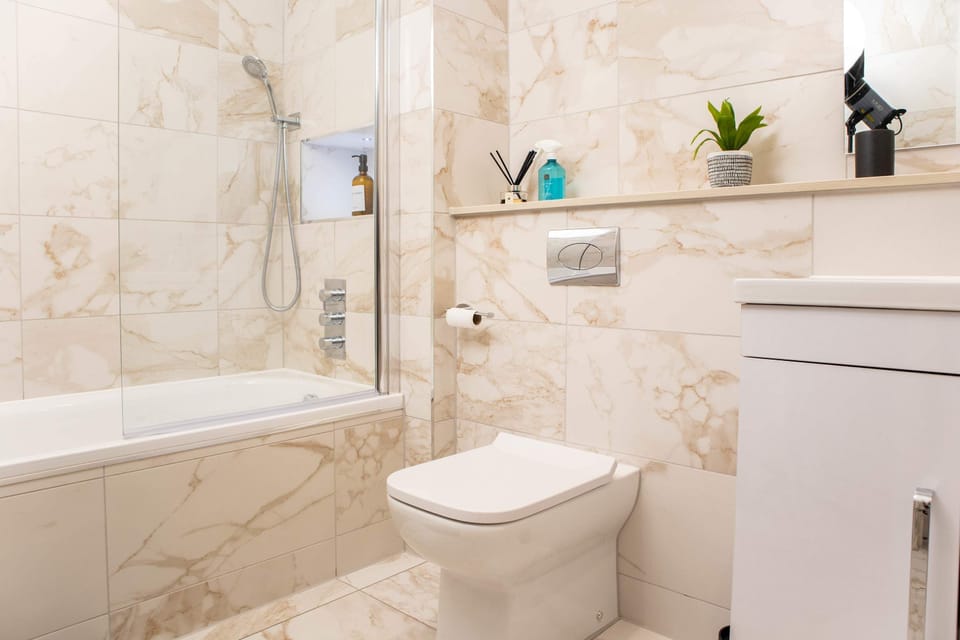 Central Leeds Apartment by Station - Sleeps 7 Apartment in Leeds