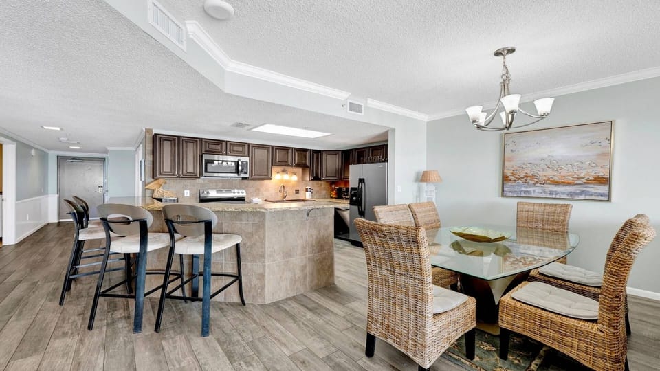 Condo, 3 Bedrooms | Dining