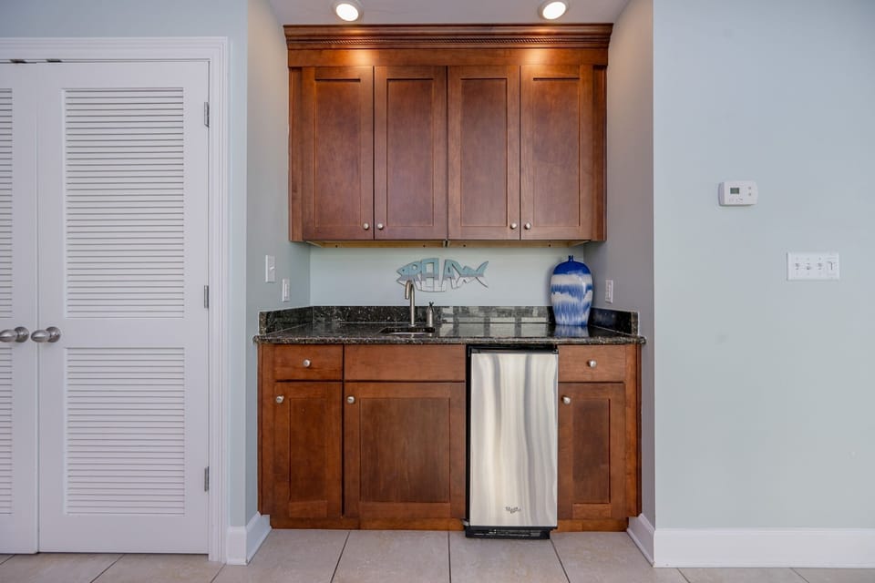 Condo, 4 Bedrooms | Interior