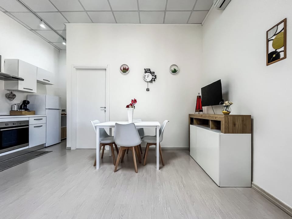 Condo, Balcony | Private kitchen