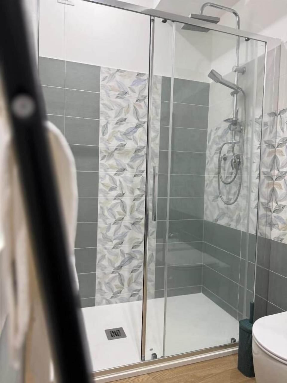 Superior Double or Twin Room | Bathroom | Shower, bidet, soap, shampoo
