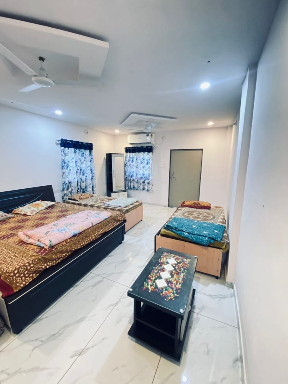 Family Room, Balcony
