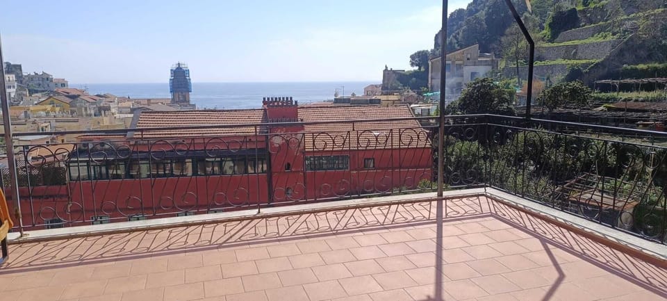 Family Penthouse, 1 Bedroom, Terrace, Sea View | Property grounds
