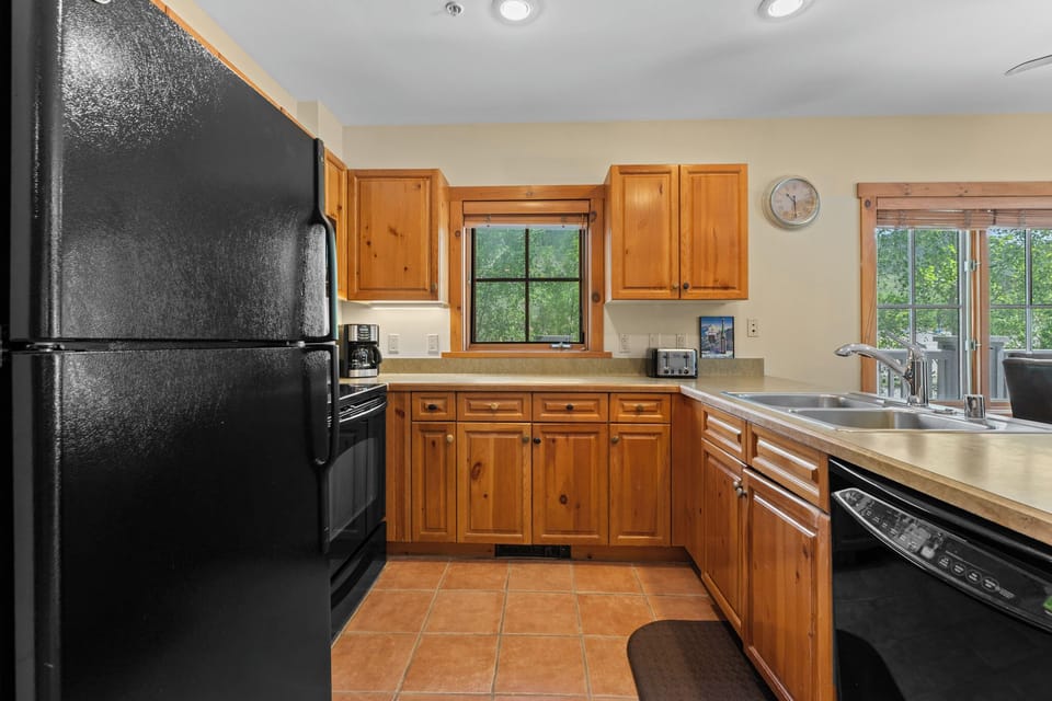 Condo (2 Bedrooms) | Property amenity