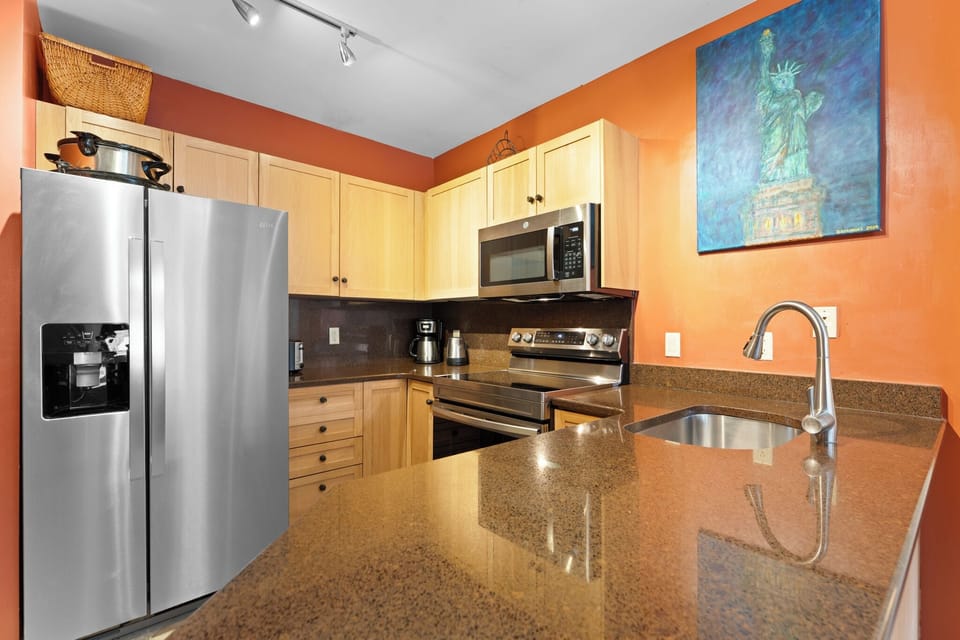 Condo (2 Bedrooms) | Property amenity
